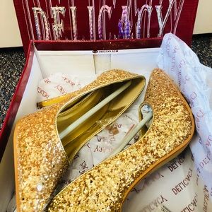 GLITTERED gold high heels 👠